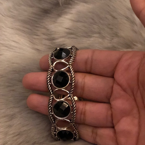 ❤️ Costume Jewelry Set of Bracelet & Earrings - Picture 2 of 4